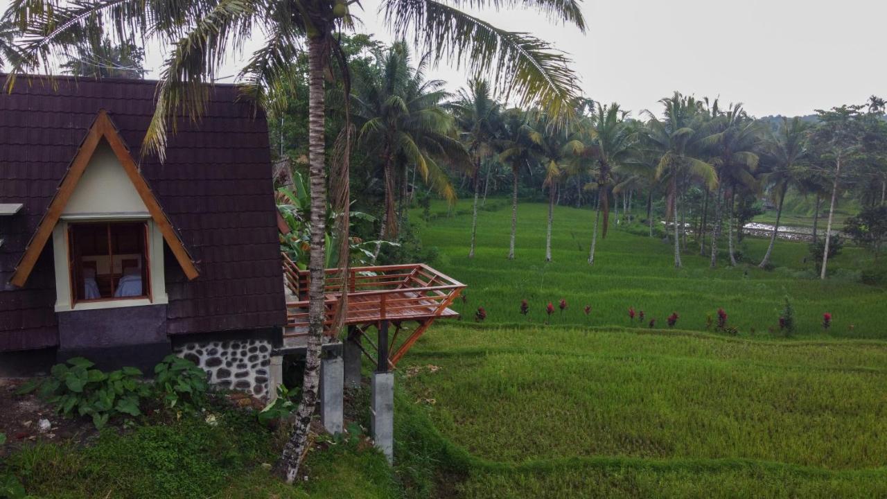 Bale Kembang Kuning Apartment Tetebatu Exterior photo