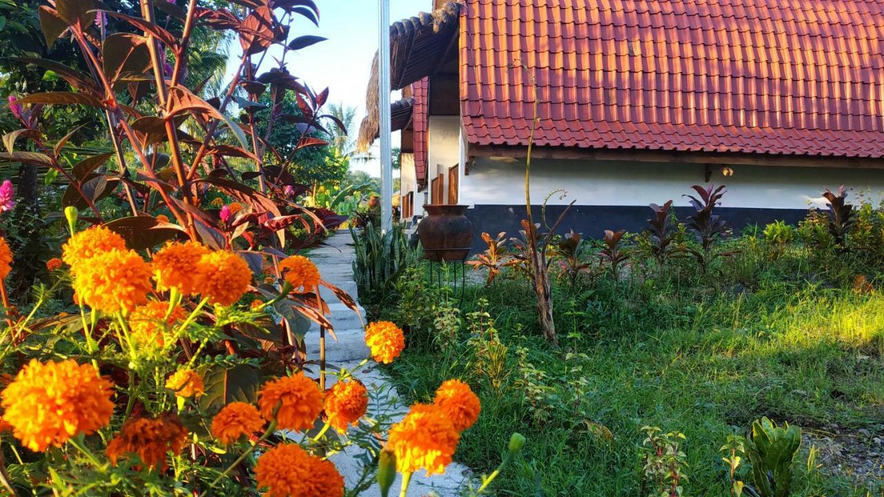 Bale Kembang Kuning Apartment Tetebatu Exterior photo