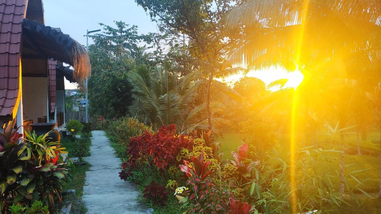 Bale Kembang Kuning Apartment Tetebatu Exterior photo